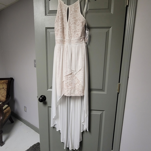 Dress - Picture 3 of 3